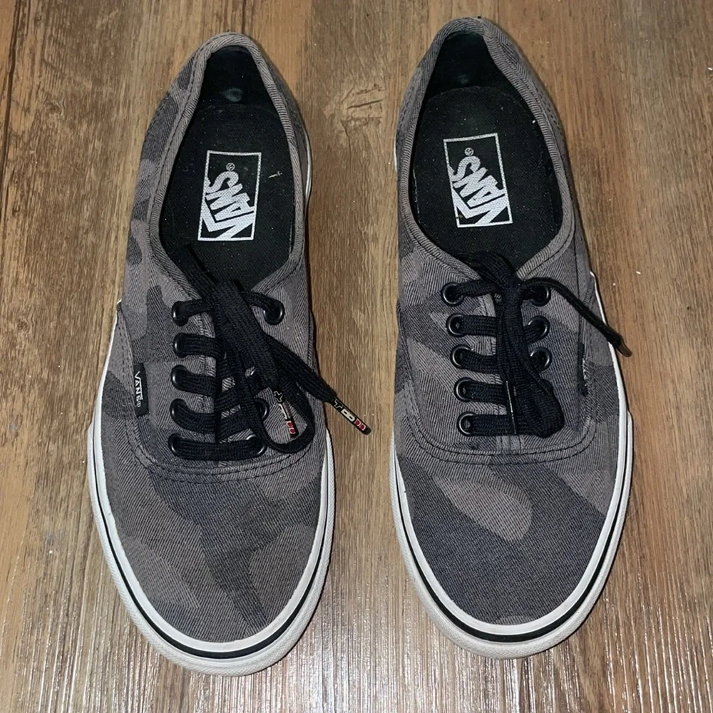 Vans | Limited Edition Authentic Sneaker (camo)